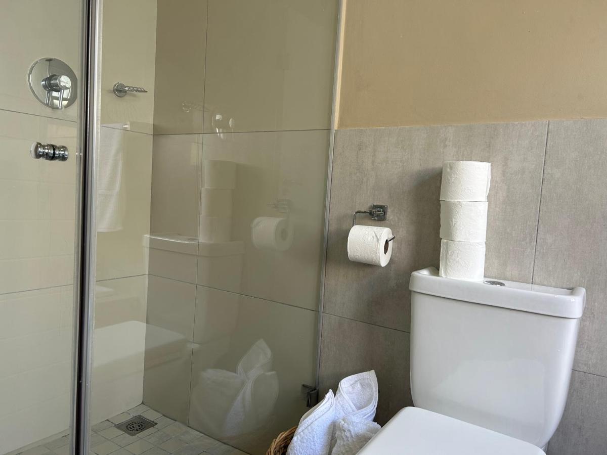 Cosy Family With Bbq Area And Stunning Patio Villa Kaapstad