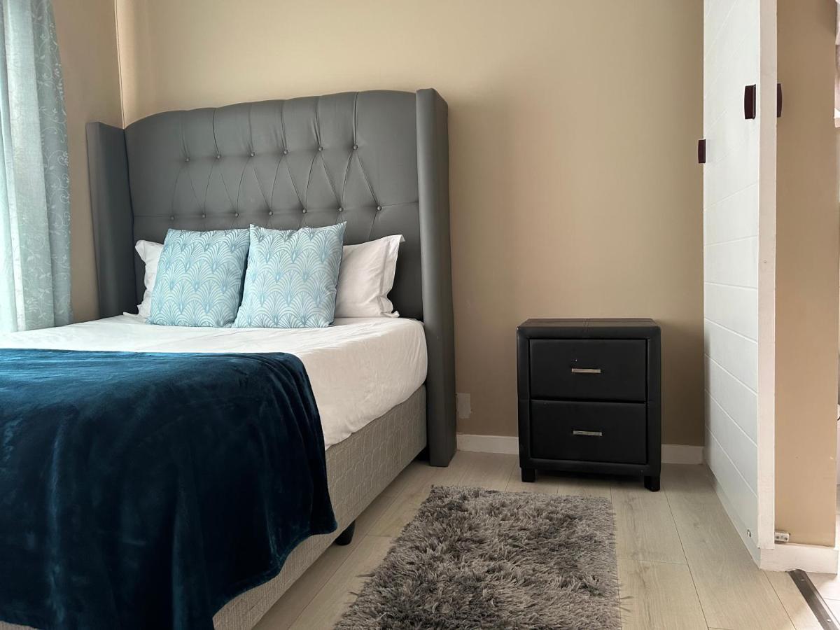 Cosy Family With Bbq Area And Stunning Patio Kaapstad